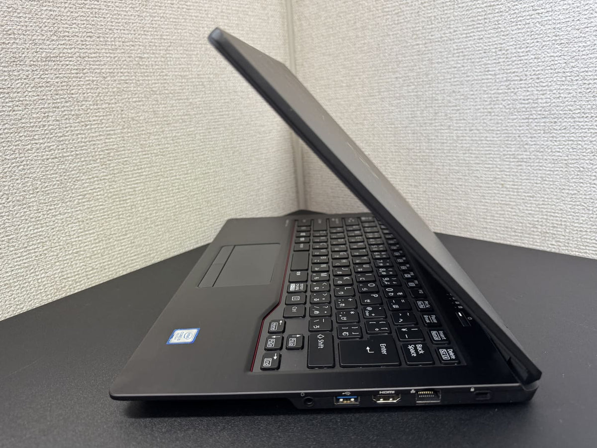 中古美品 FUJITSU LIFEBOOK U749/A 右側面の接続端子