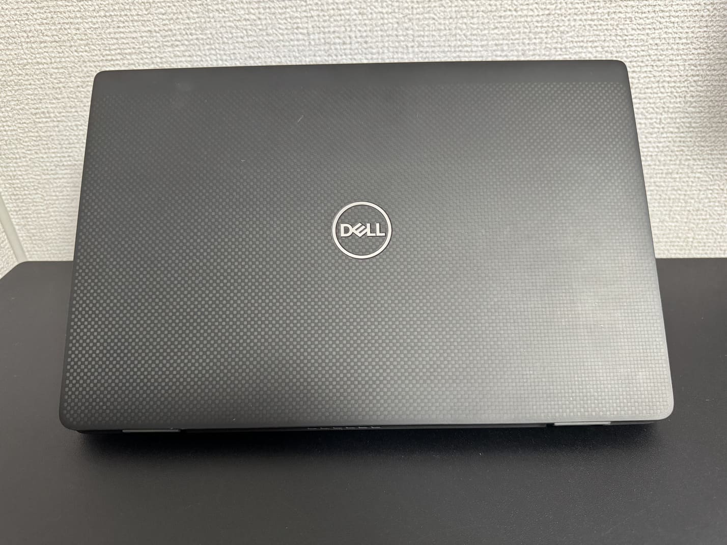 中古美品 DELL Latitude 7320 天板のDELLロゴ