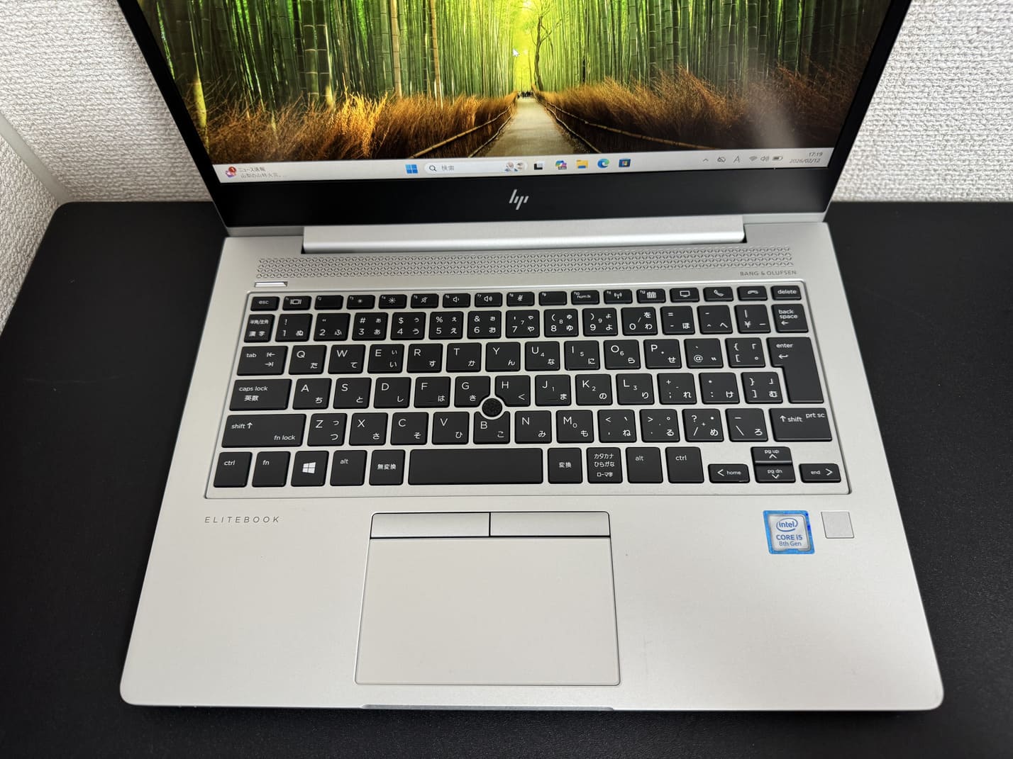 中古 HP EliteBook 830 G5 のポインティングスティック付き日本語キーボードと指紋センサーのアップ
