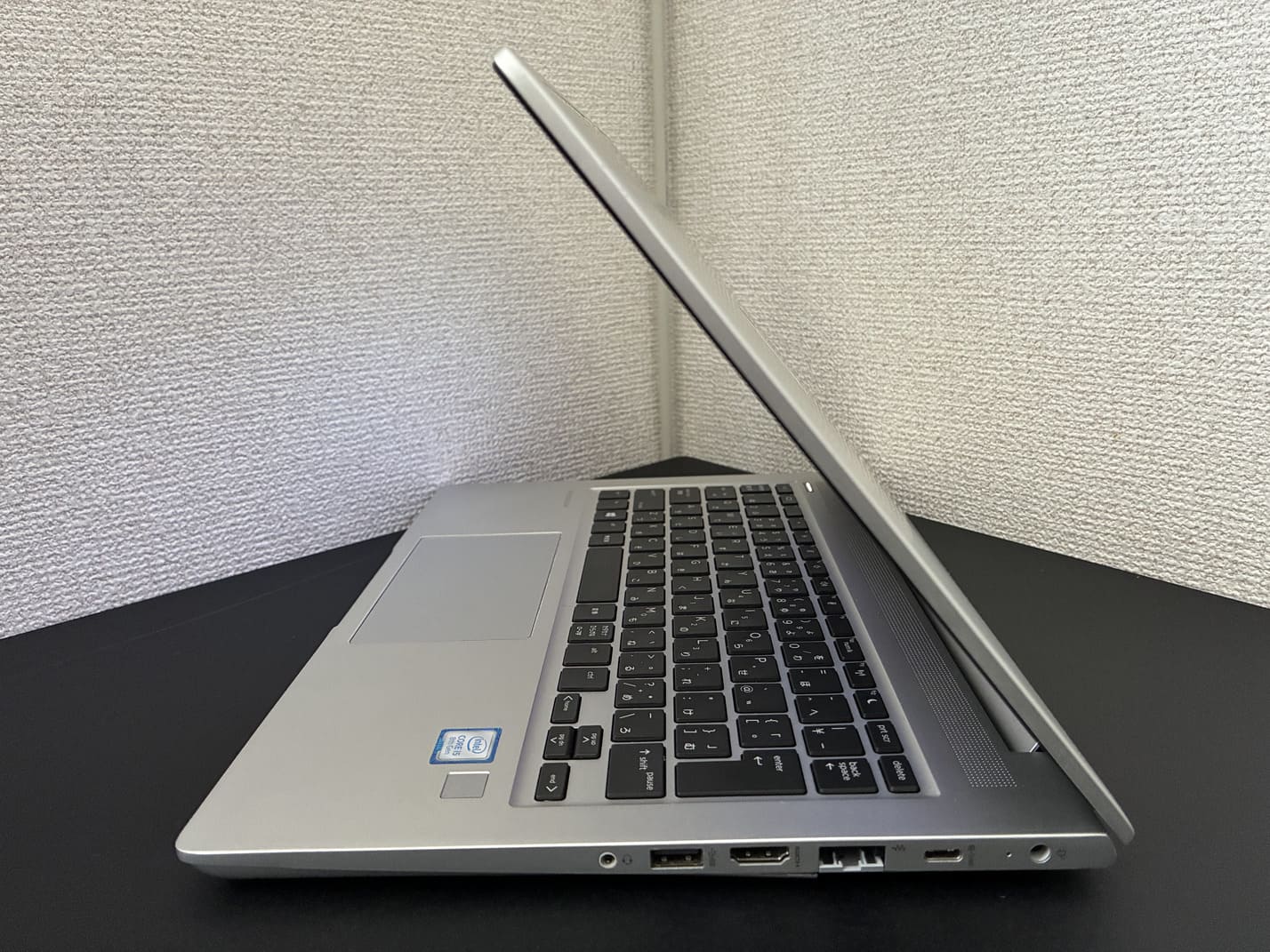 中古 HP ProBook 430 G6 の右側面 ヘッドフォンマイクジャックとUSB Type-A HDMI 有線LAN USB Type-C 電源端子