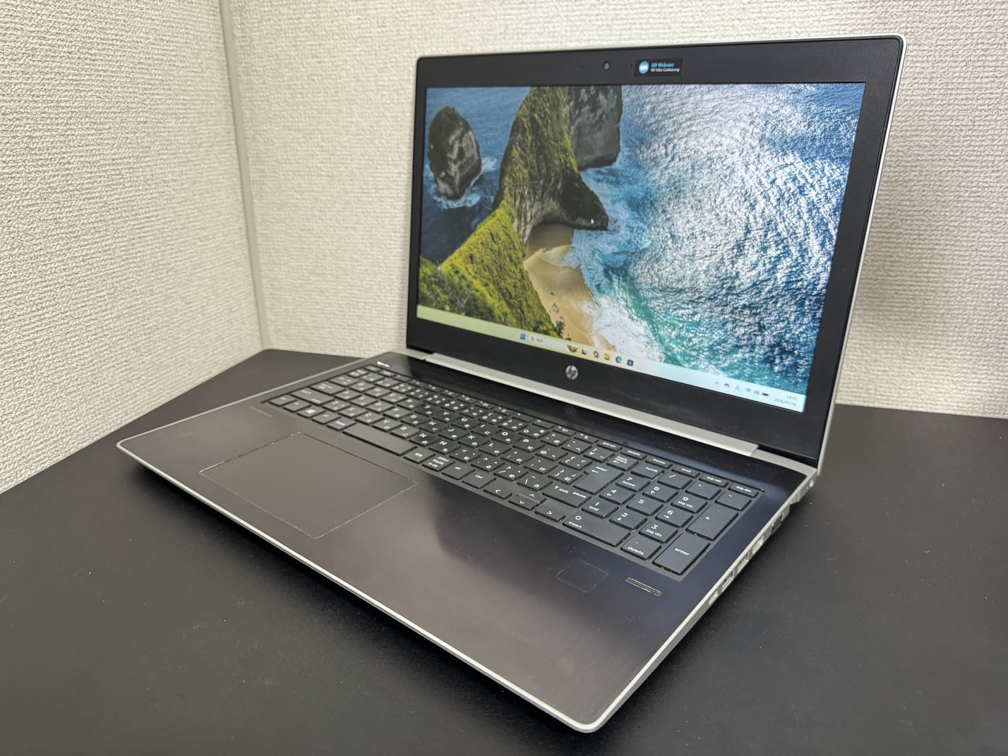 中古 HP ProBook 450 G5（第8世代Core i5）シルバー本体を左斜め前から見た外観