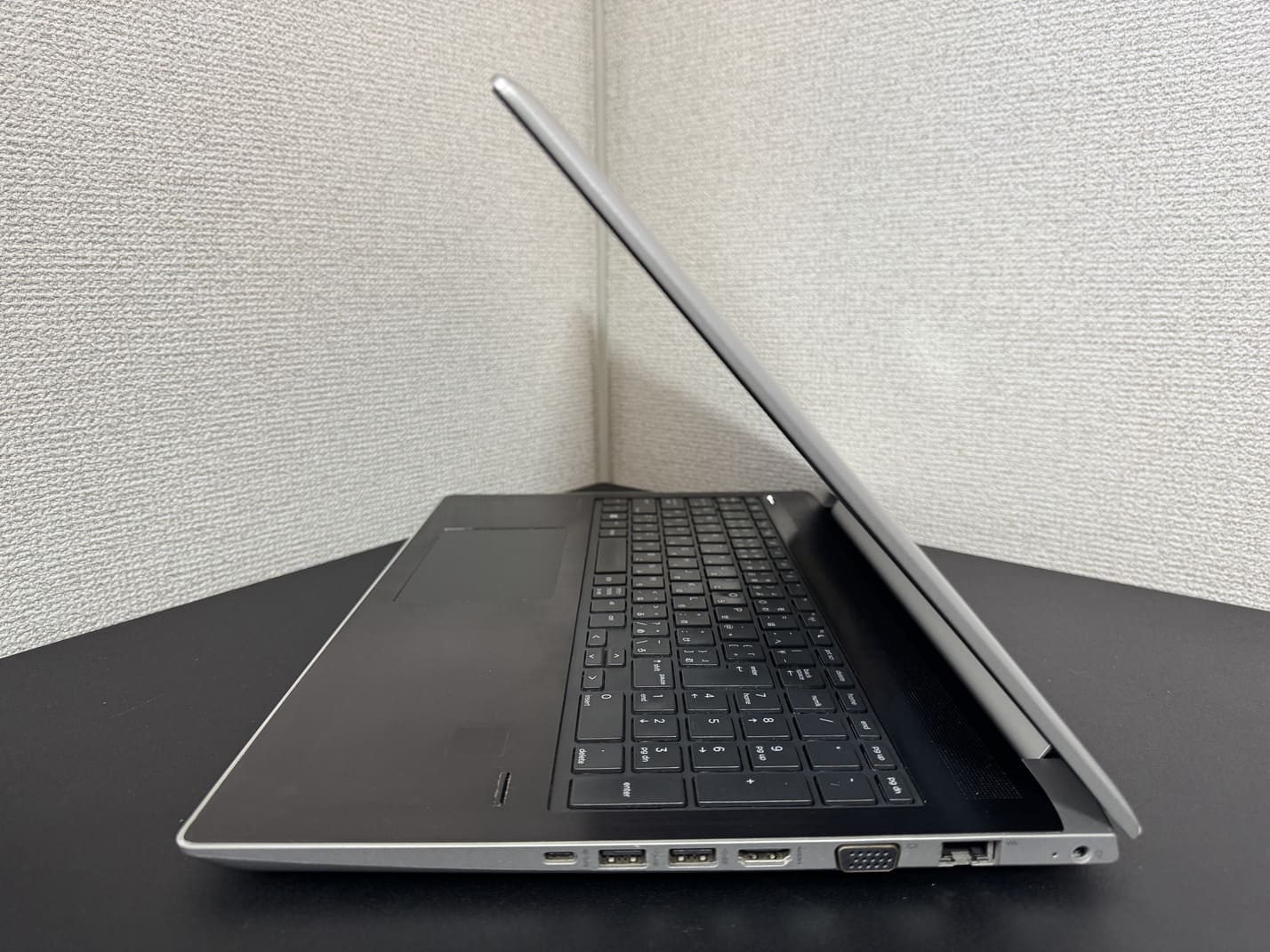 中古 HP ProBook 450 G5 の右側面 USB Type-CとUSB Type-A×2 HDMI VGA 有線LAN