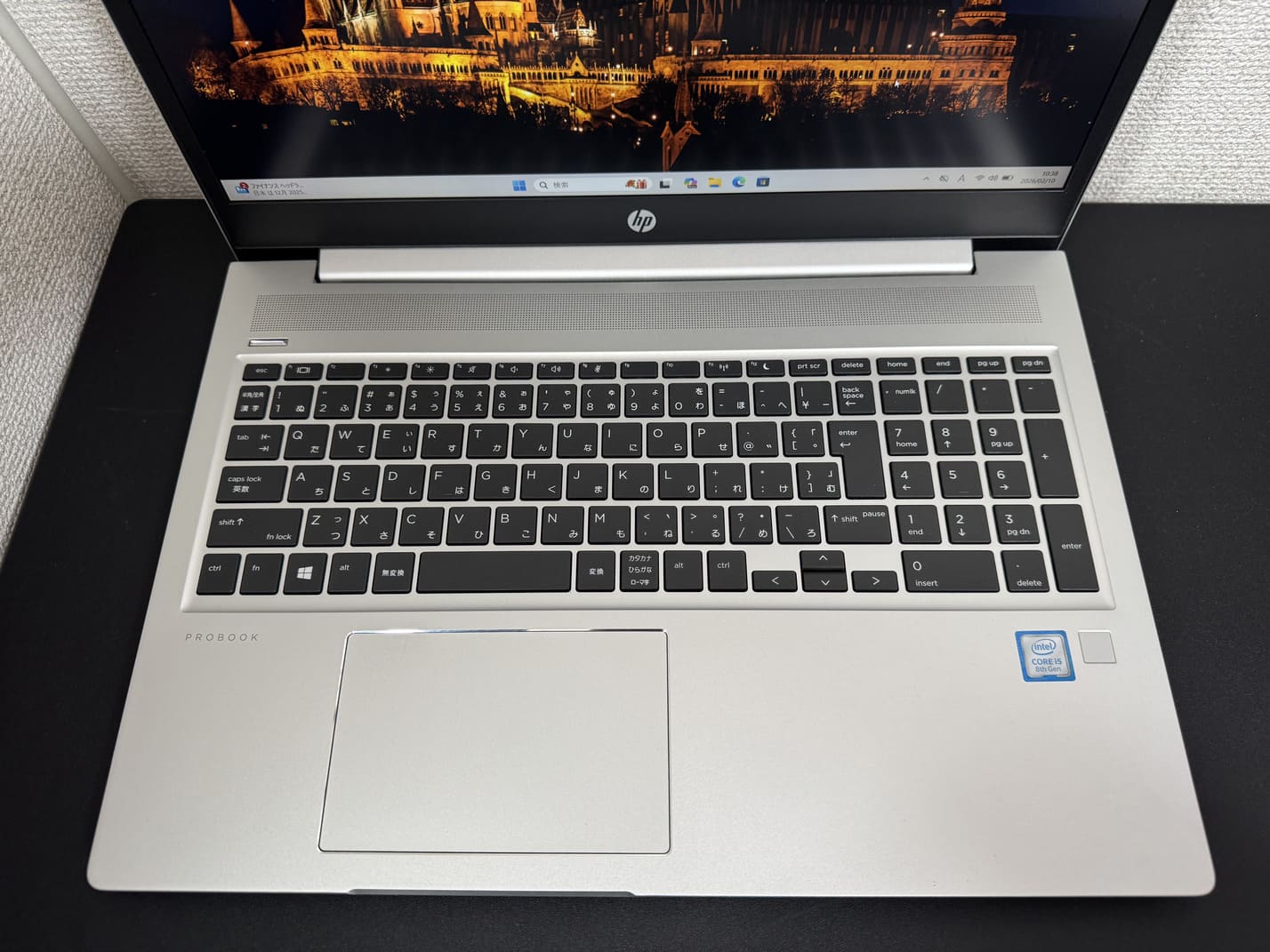 中古美品 HP ProBook 450 G6 のテンキー付き日本語キーボードと指紋センサーのアップ