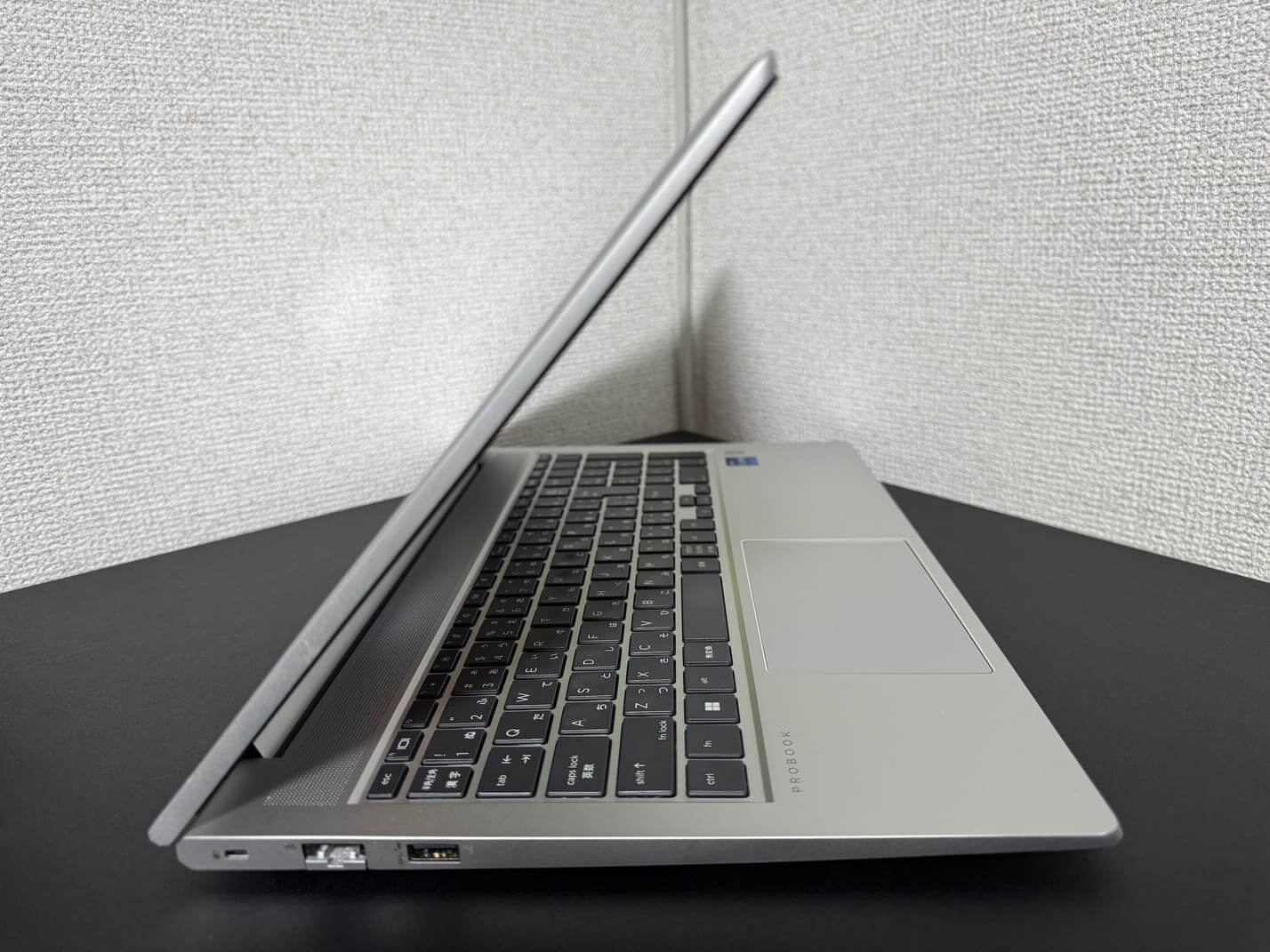 HP ProBook 450 G8 左側面のインターフェース（セキュリティロックスロット・有線LAN・USB Type-A）