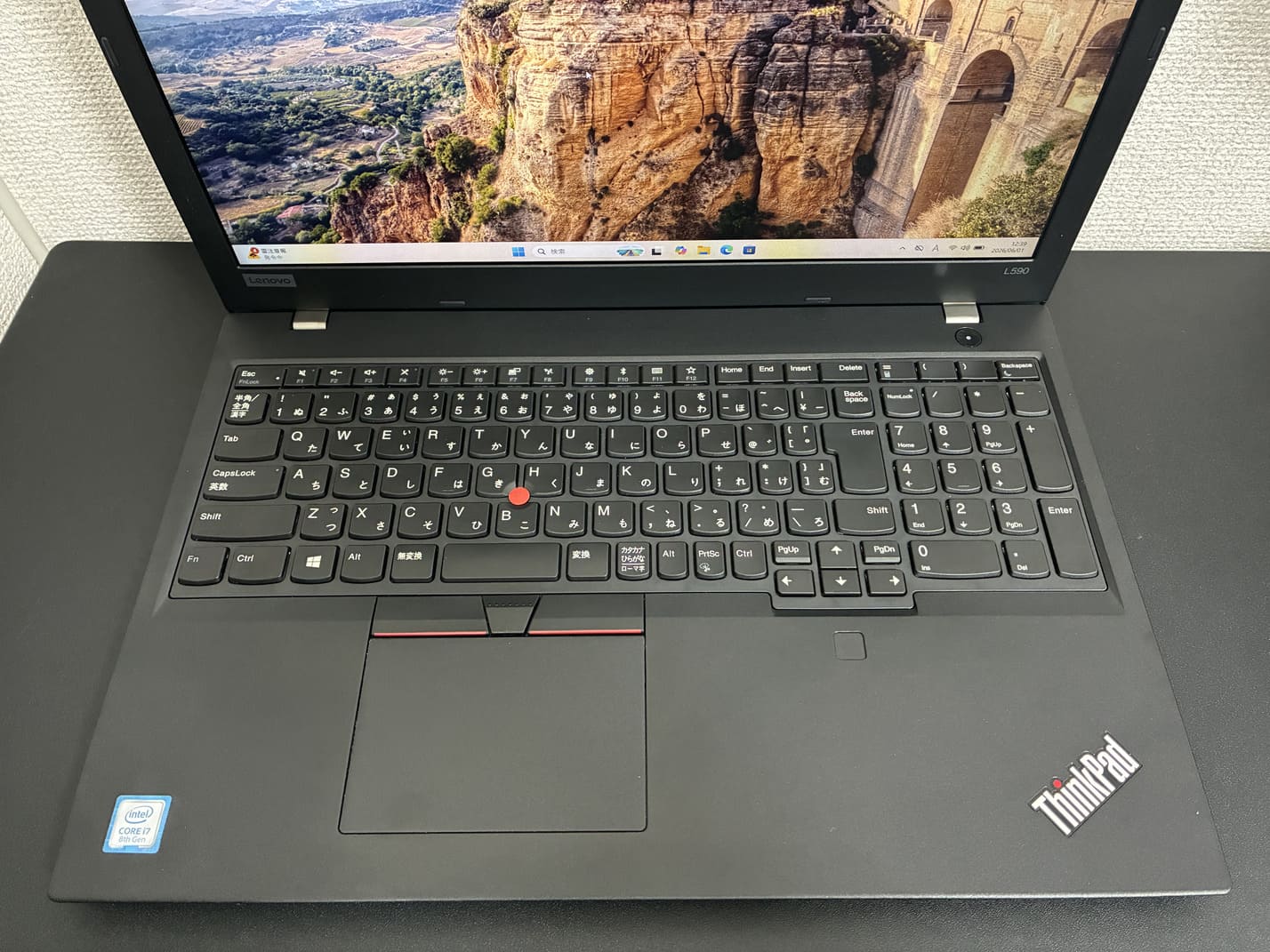 Lenovo ThinkPad L590 の日本語キーボードとタッチパッドのアップ