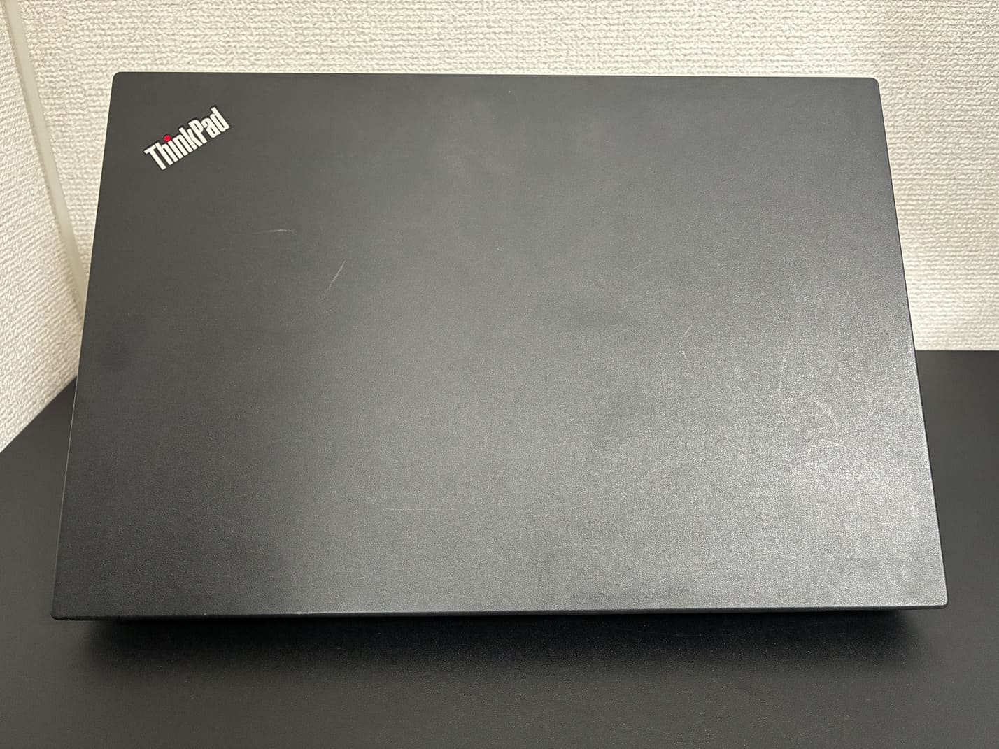 Lenovo ThinkPad L590 天板のTHINKPADロゴ
