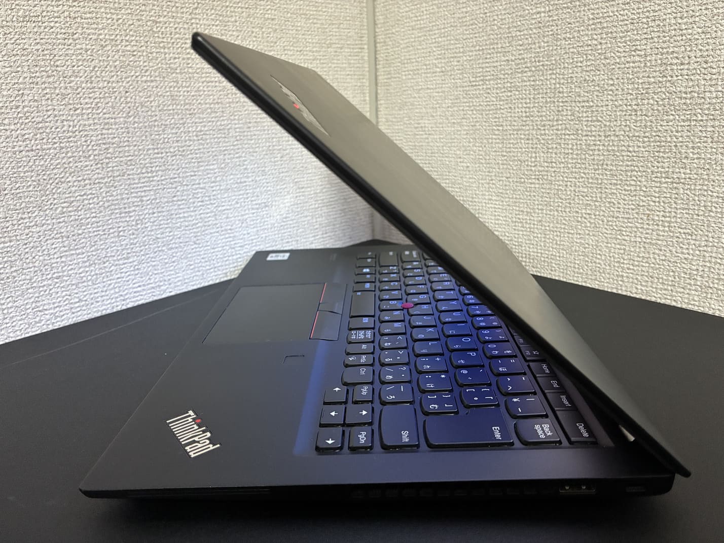 中古 Lenovo ThinkPad T14s Gen 1 右側面の接続端子