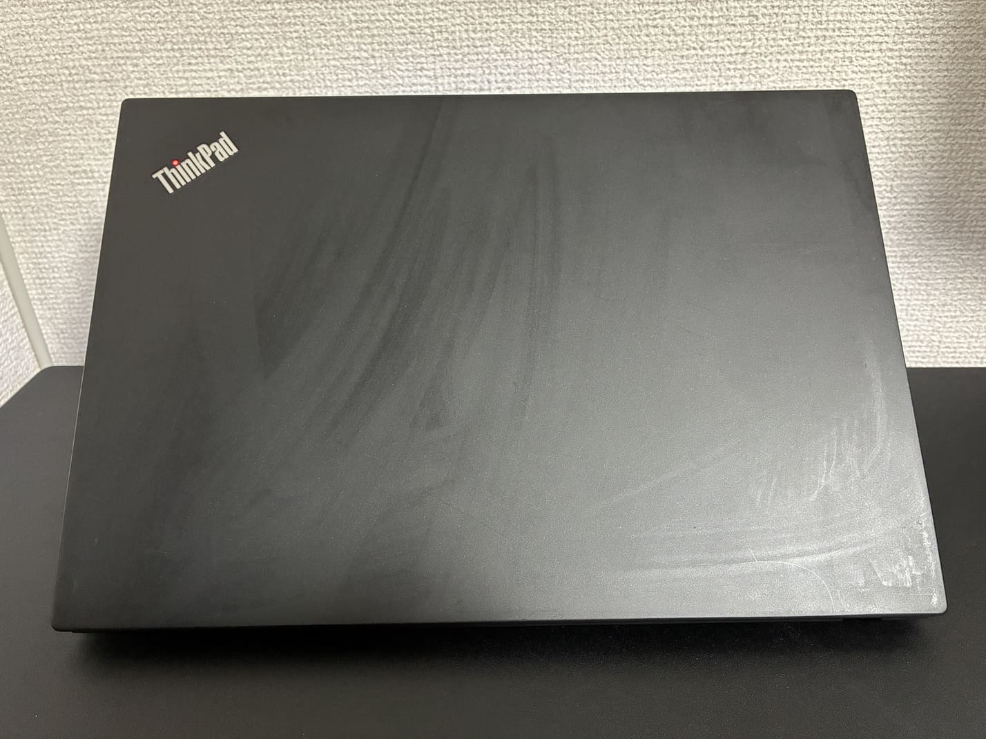 Lenovo ThinkPad T14s Gen 1 天板のTHINKPADロゴ