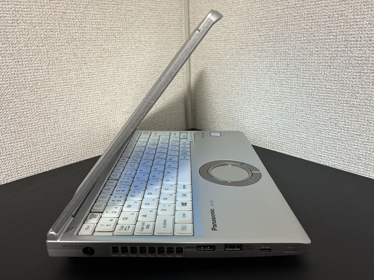中古 Panasonic Let's note CF-SV8 左側面の接続端子