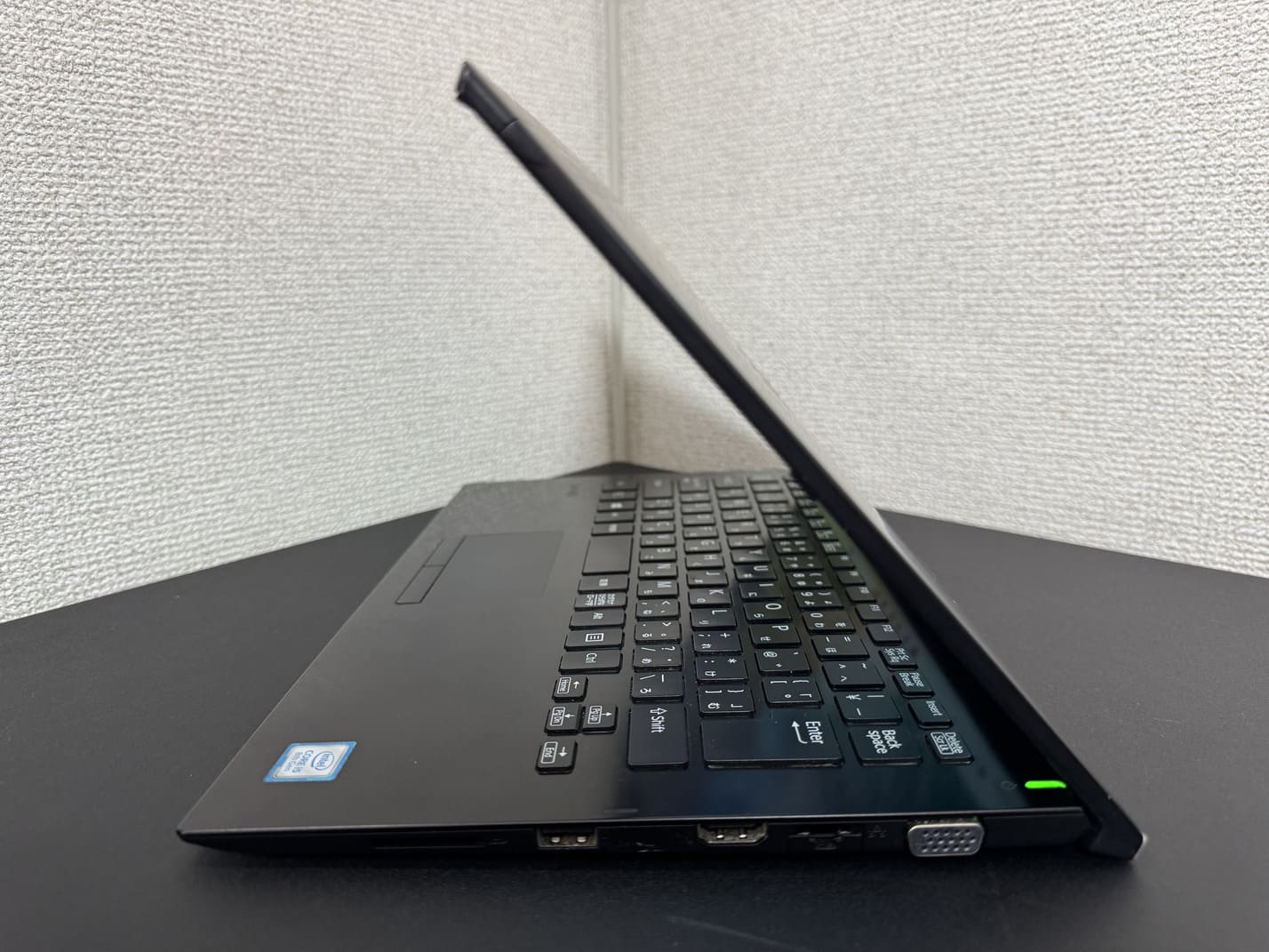 中古 SONY VAIO Pro PG の右側面 USB Type-AとHDMI 有線LAN VGA