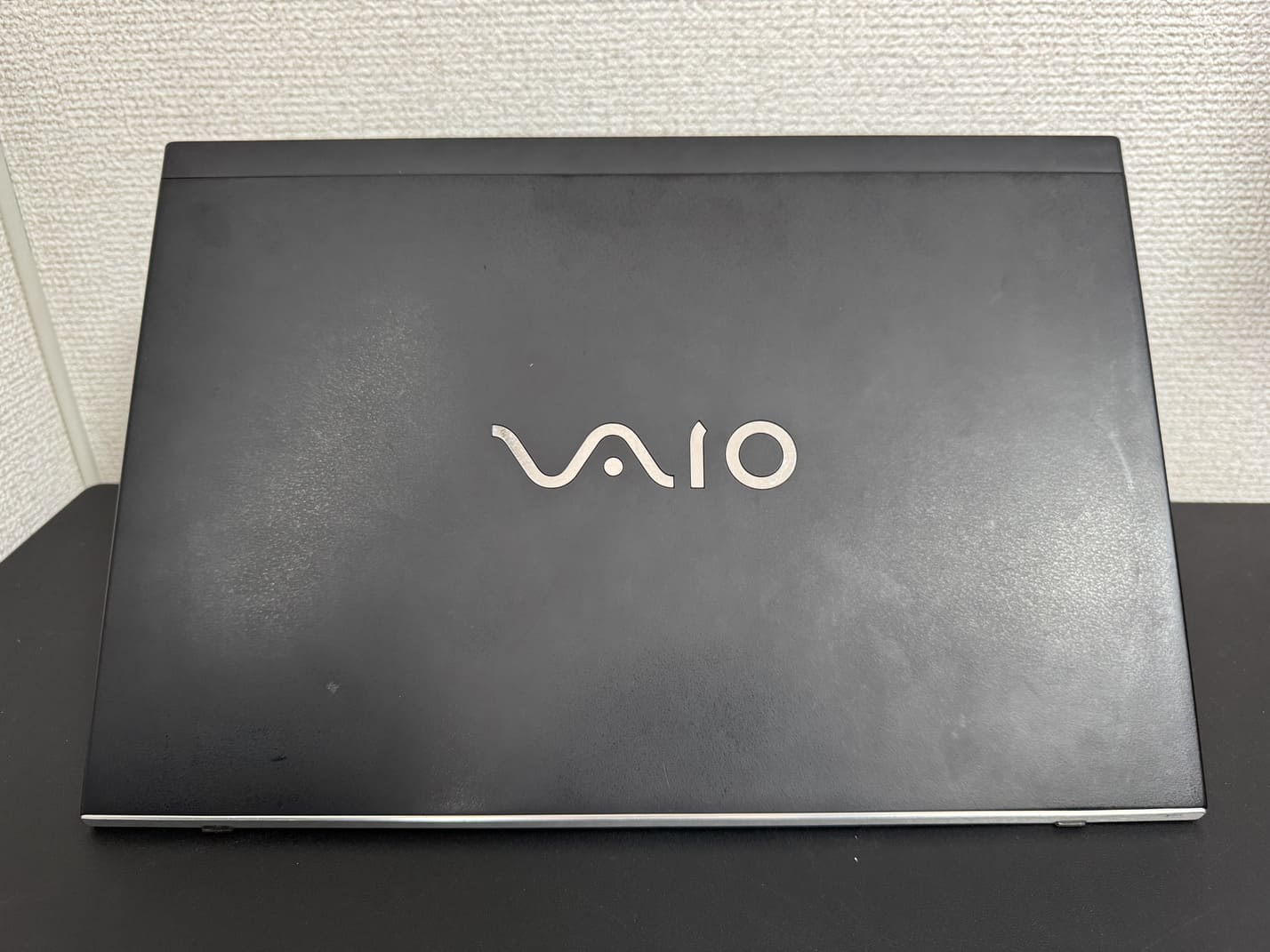 中古 SONY VAIO Pro PG のVAIOロゴ入りブラック天板